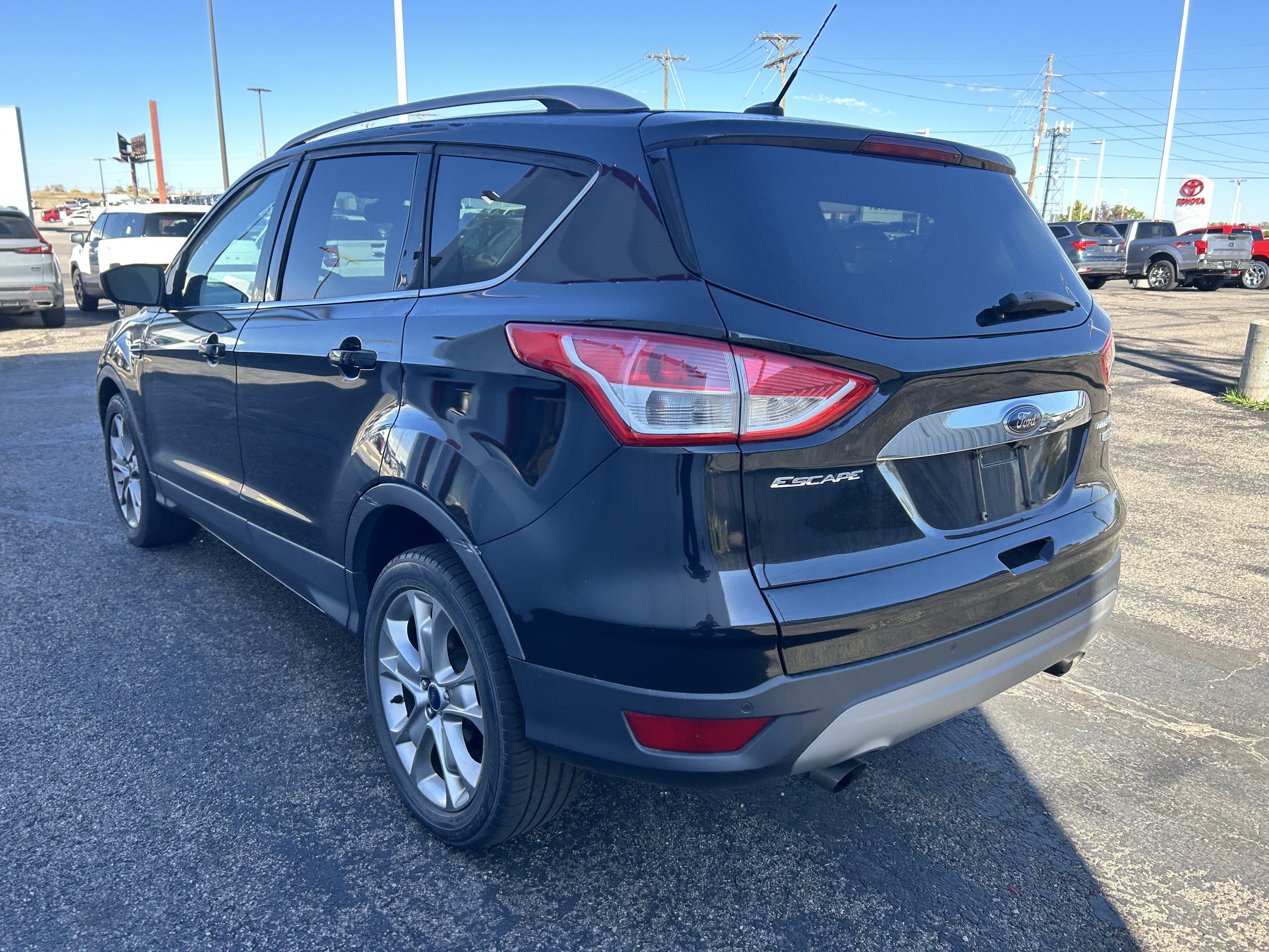 Used 2014 Ford Escape Titanium w/ Equipment Group 401A FWD image 2