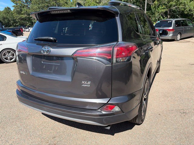 Used 2018 Toyota RAV4 XLE w/ Plus Extra Value Package AWD/4WD image 7
