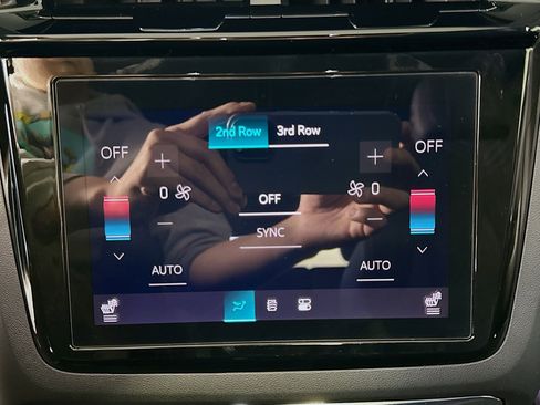 Used 2025 Cadillac Escalade IQ Luxury 1 AWD/4WD image 28