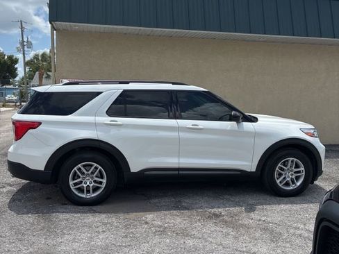 Used 2022 Ford Explorer XLT w/ Equipment Group 202A RWD image 4