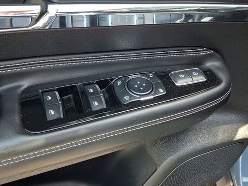 Used 2023 Lincoln Corsair AWD w/ Equipment Group 101A image 27