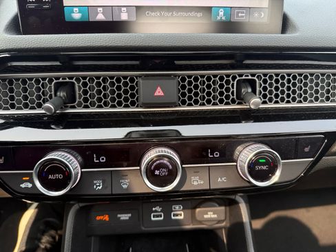 Used 2023 Honda Civic Touring image 17