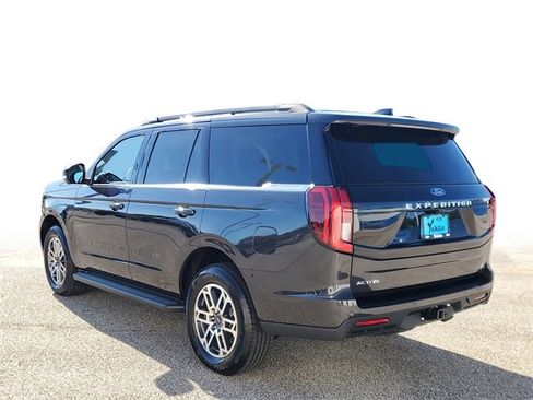 New 2025 Ford Expedition Active image 3