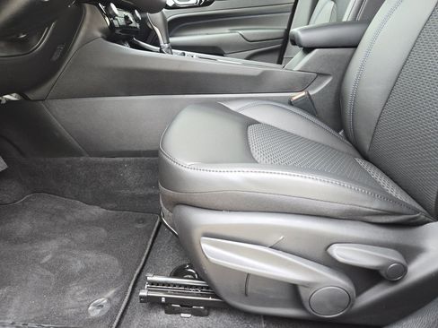 New 2026 Jeep Compass Latitude image 18