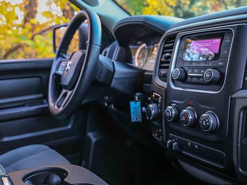 Used 2016 RAM 1500 Express image 24