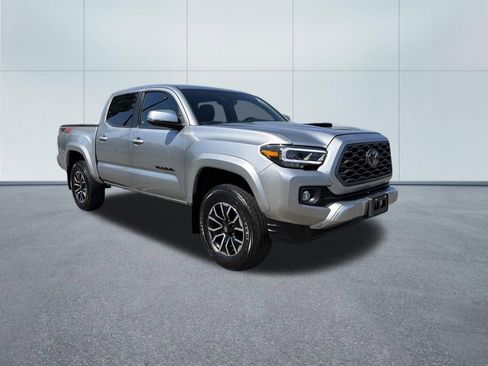 Used 2023 Toyota Tacoma TRD Sport AWD/4WD image 4