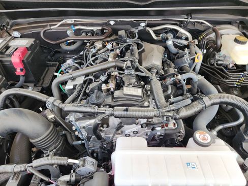 Used 2025 Toyota Tacoma TRD Sport AWD/4WD image 35