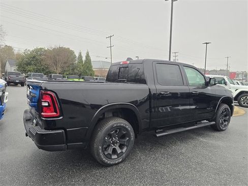 New 2026 RAM 1500 4x4 Crew Cab image 3