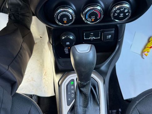 Used 2016 Jeep Renegade 75th Anniversary AWD/4WD image 15