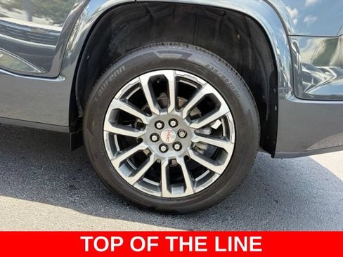 Used 2022 GMC Acadia Denali w/ Denali Ultimate Package FWD image 10