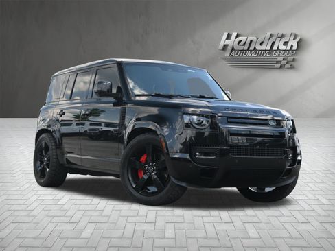 Used 2025 Land Rover Defender 110 V8 AWD/4WD image 2