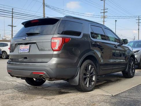 Used 2017 Ford Explorer XLT w/ Equipment Group 202A image 6