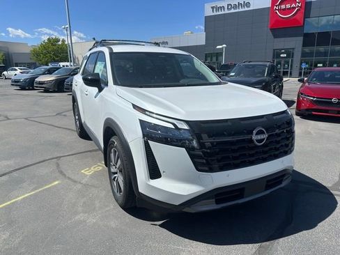 New 2026 Nissan Pathfinder SL AWD/4WD image 2