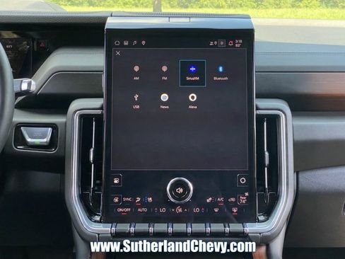 Certified 2025 GMC Yukon XL Denali image 31