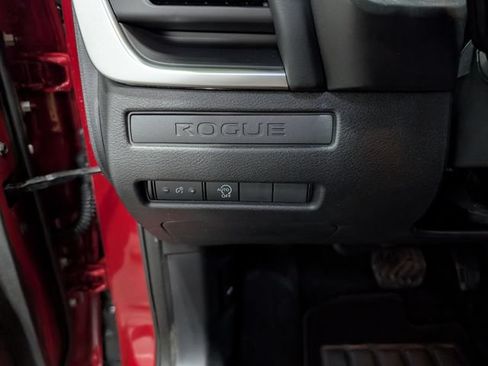 Used 2023 Nissan Rogue S AWD/4WD image 18
