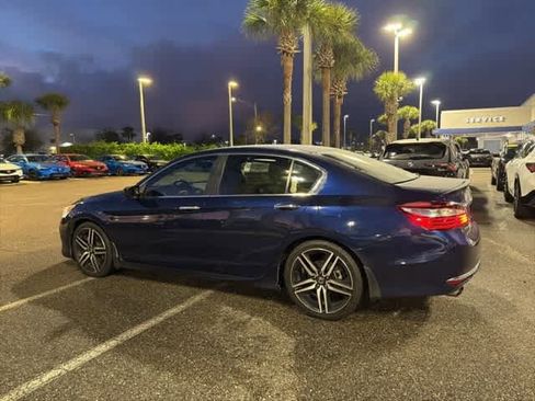 Used 2017 Honda Accord Sport image 9