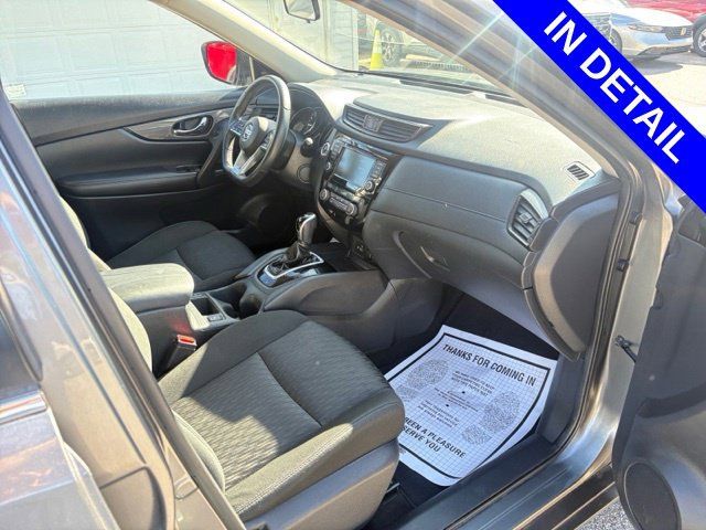 Used 2020 Nissan Rogue SV FWD image 39