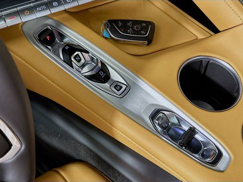 Used 2026 Chevrolet Corvette Stingray Premium Conv w/ Z51 Performance Package RWD image 17
