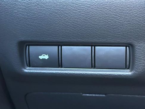 New 2027 Nissan Sentra SR w/ Floor Mat Package FWD image 28