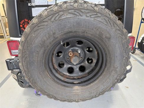 Used 2013 Jeep Wrangler Unlimited Sahara w/ Dual Top Group image 8