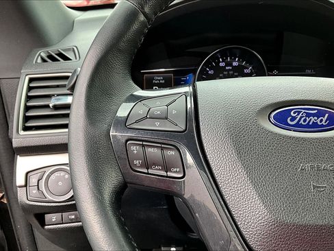 Used 2019 Ford Explorer XLT w/ Equipment Group 202A FWD image 10
