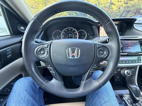 Used 2013 Honda Accord Touring image 17