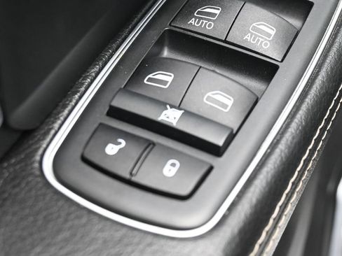 Used 2020 RAM 3500 Laramie AWD/4WD image 16