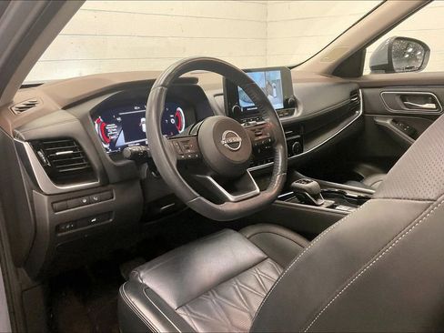 Certified 2022 Nissan Rogue Platinum w/ Head-Up Display Package image 13