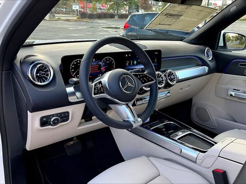 Used 2025 Mercedes-Benz GLB 250 image 9