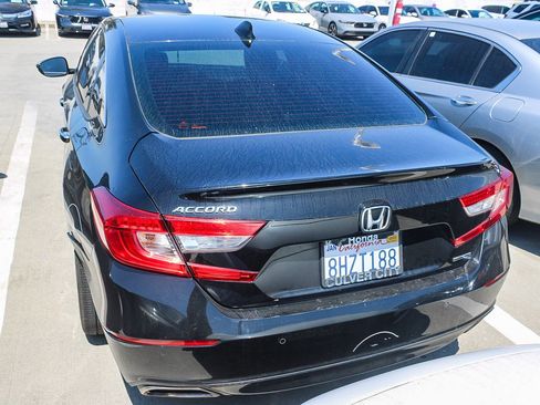 Used 2018 Honda Accord Touring image 13