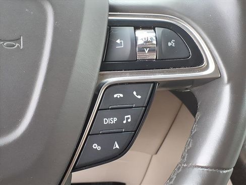 Certified 2020 Lincoln Nautilus Reserve image 11