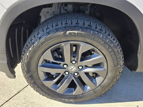 Used 2025 Honda Ridgeline Sport image 11