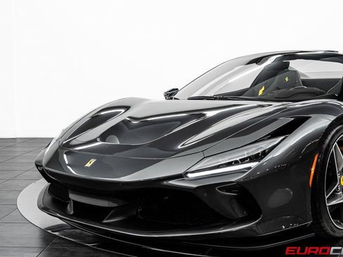 Used 2022 Ferrari F8 Tributo image 17