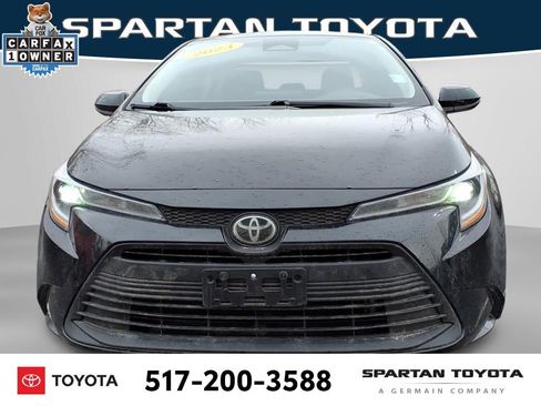 Used 2023 Toyota Corolla LE image 3