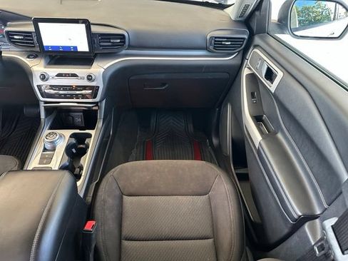 Used 2022 Ford Explorer XLT w/ Class IV Trailer Tow Package RWD image 13