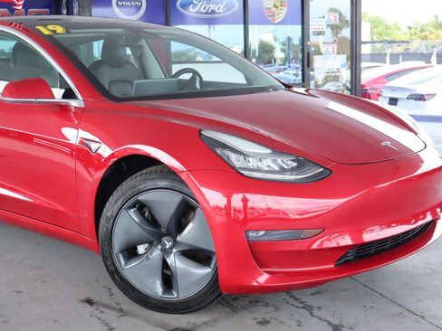 Used 2019 Tesla Model 3 Long Range RWD image 2