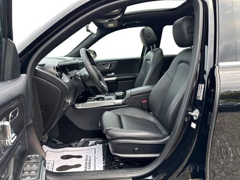 Used 2021 Mercedes-Benz GLB 250 4MATIC w/ Premium Package image 10
