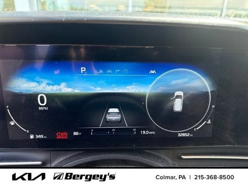Used 2024 Kia Carnival SX FWD image 11