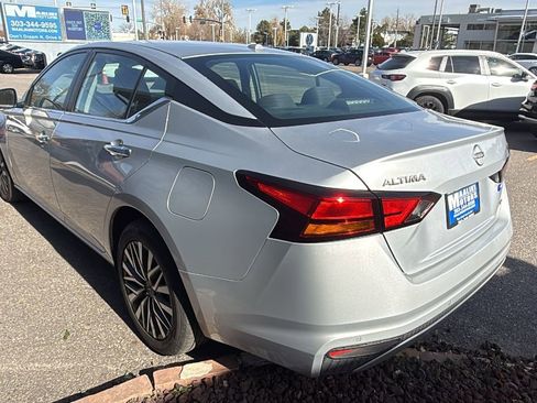 Used 2023 Nissan Altima 2.5 SV image 5