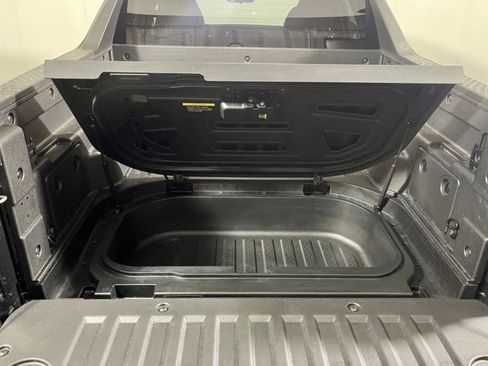 Used 2025 Hyundai Santa Cruz SE image 3