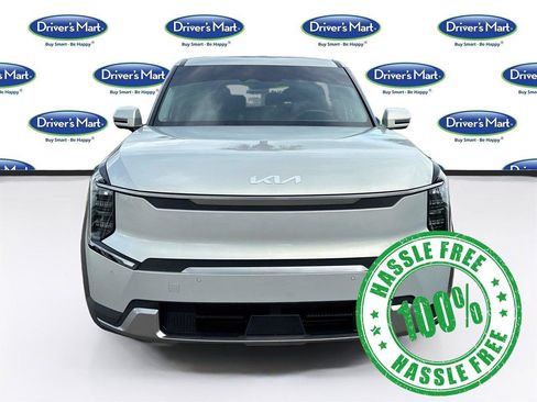 Used 2024 Kia EV9 Light Long Range RWD image 2