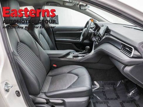 Used 2022 Toyota Camry SE image 22