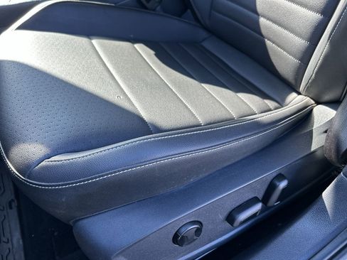 Used 2023 Volkswagen Jetta SE image 23