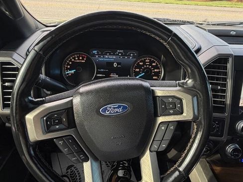Used 2018 Ford F150 Limited image 19