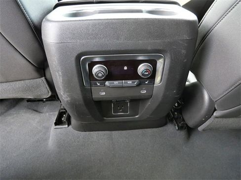 Used 2023 Chevrolet Suburban Z71 w/ Z71 Off-Road Package image 15