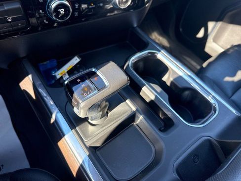 Used 2022 GMC Sierra 1500 SLT w/ SLT Premium Plus Package image 31