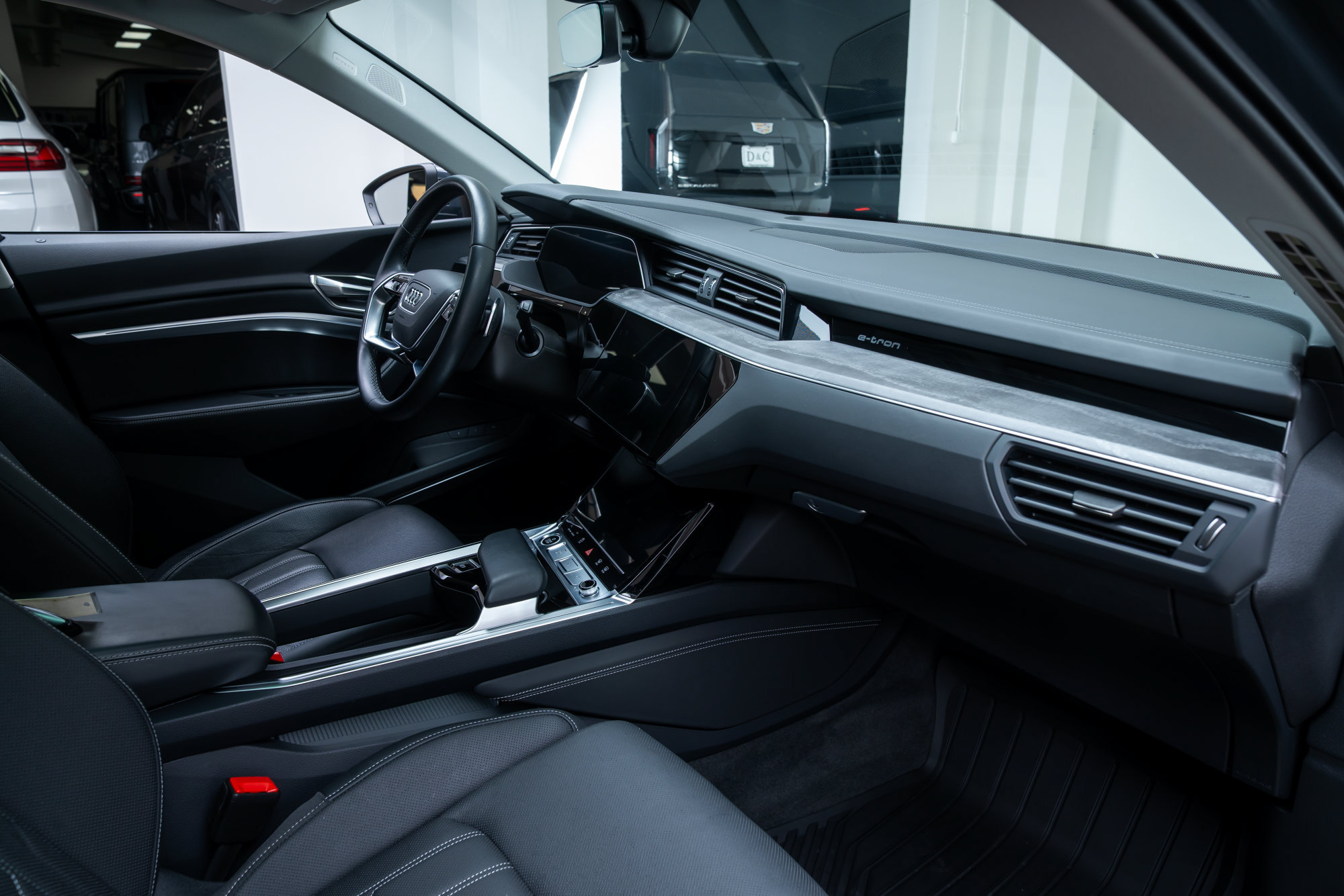 Used 2024 Audi Q8 e-tron Prestige w/ Prestige Package AWD/4WD image 29