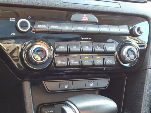 Used 2022 Kia Sportage EX image 14