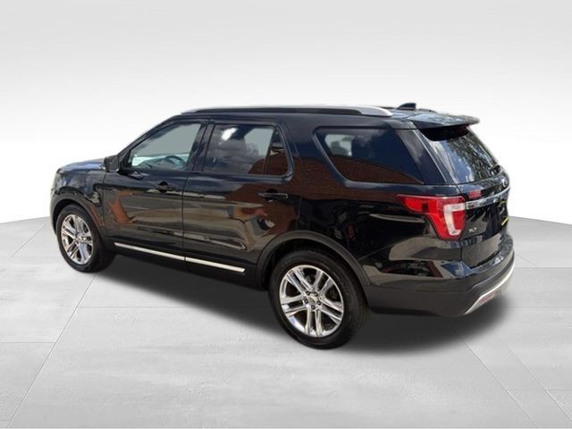 Used 2016 Ford Explorer XLT w/ Equipment Group 202A FWD image 27