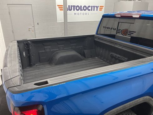 Used 2022 GMC Sierra 1500 AT4 w/ AT4 Preferred Package image 11